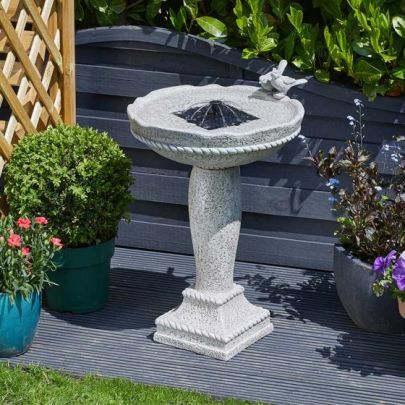 Feathered Friends Traditional Water Feature By Smart Solar