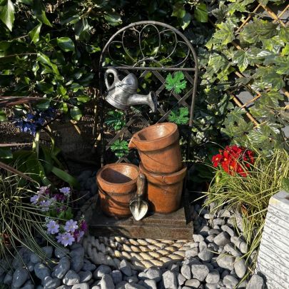 Trellis Pots Traditional Water Feature