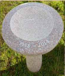 Eastern Round Birdbath Pinky Granite (50x45x45)