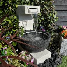 Solo Pour Contemporary Solar Water Feature
